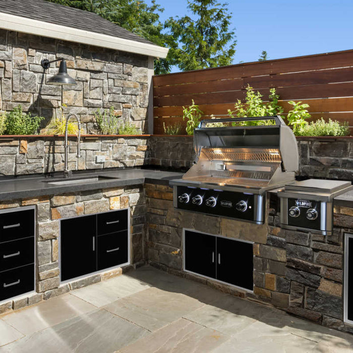 Black Outdoor Kitchen Ideas: 9 Ways to Design a Bold Backyard (2026)