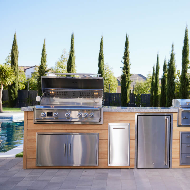 Blaze LTE Pro 40-Inch Grill | Shown in Outdoor Kitchen
