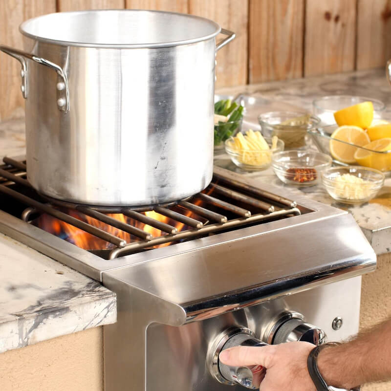 Blaze BLZ-PROPB-NG Professional LUX Built-In Natural Gas Power Burner - In Use