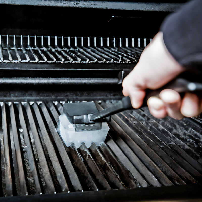 Broil King Ice Grill Brush | Cleaning Grill