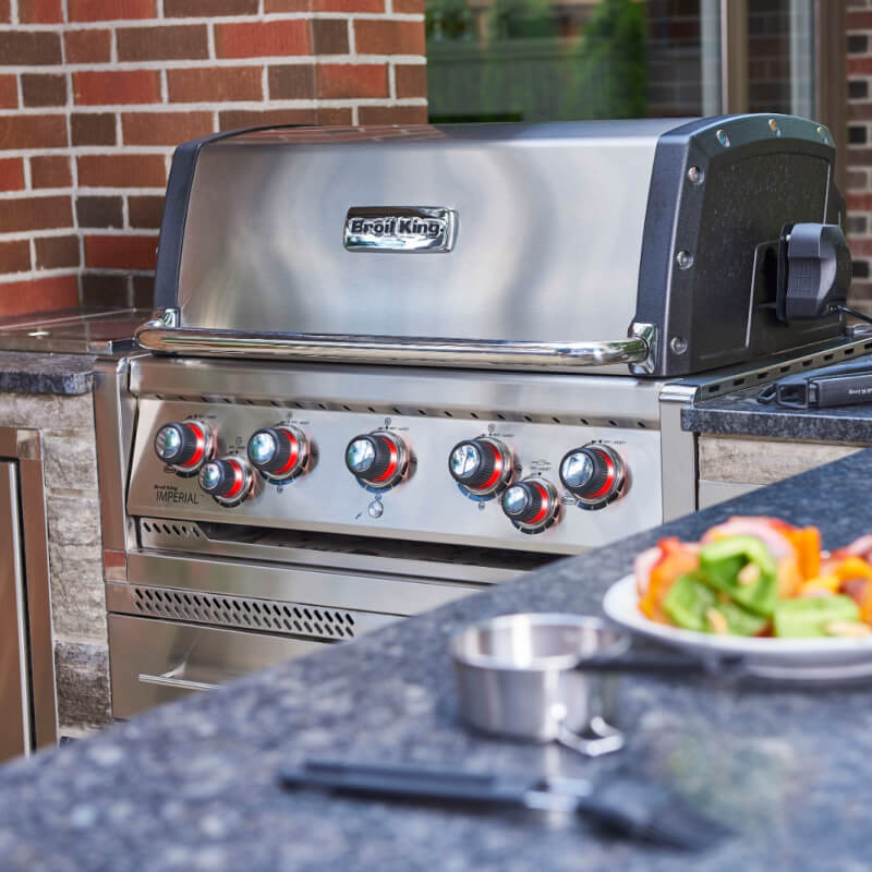 Broil King Imperial IQue Series Grills | Close Up in Outdoor Kitchen