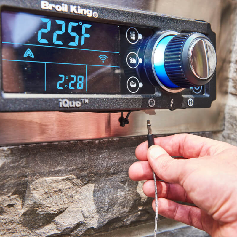 Broil King Imperial IQue Series Grills | Meat Probes Included