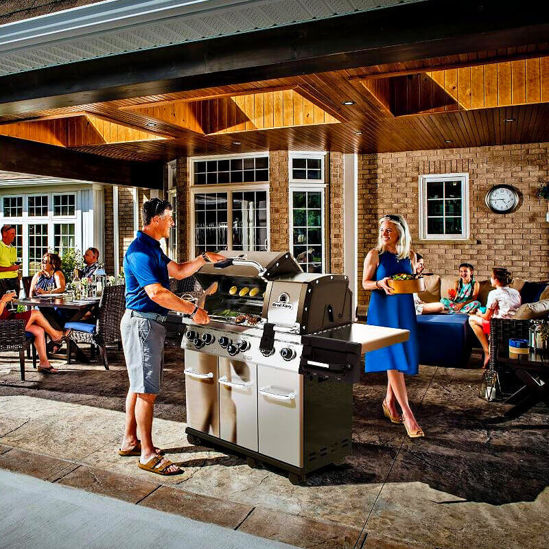 Broil King Regal S 690 PRO IR 6-Burner Gas Grill | Easy Mobility