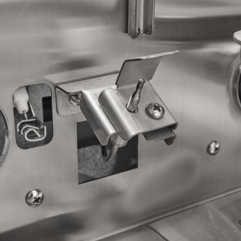 Coyote CL Series Grill | Flame Thrower Ignition