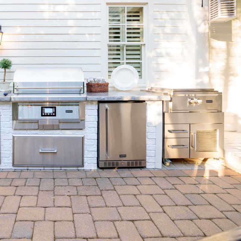 Coyote Built-In Power Burner With Coyote Universal Cart