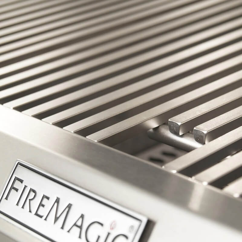 Fire Magic Aurora A830I Gas/Charcoal Combo Grill With Rotisserie | Diamond Sear Grill Grates