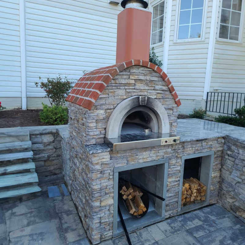 HPC Di Napoli Pizza Oven | Shown in Outdoor Kitchen