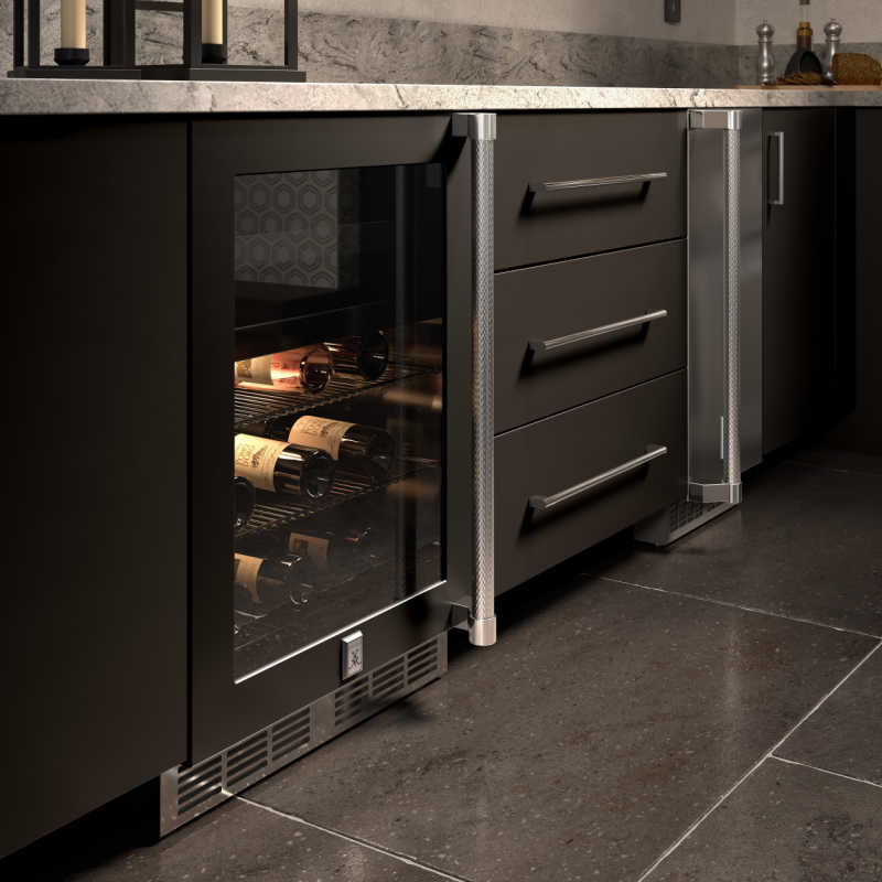 Hestan 24 Inch Glass Door Refrigerator In Outdoor Kitchen