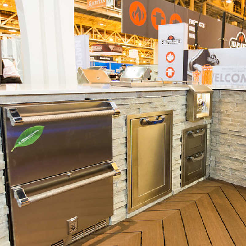 Hestan 20-Inch Roll-Out Trash And Recycle Center