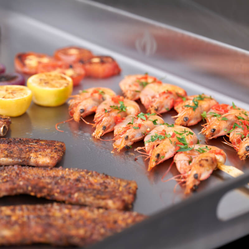 Napoleon 700 Series Griddle | Cooking Close Up