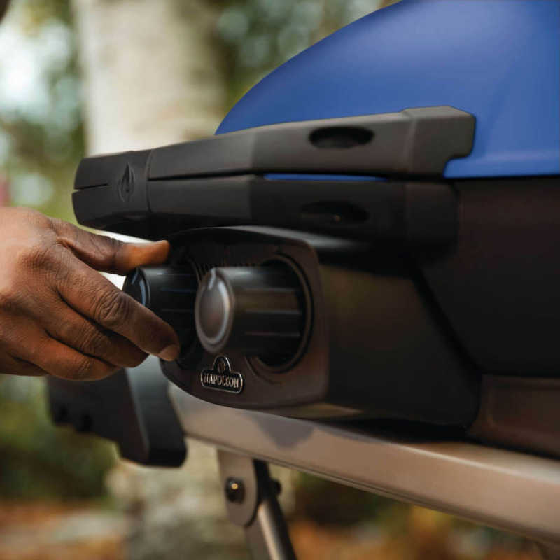 Napoleon TravelQ 285X Portable Gas Grill | Control Knobs