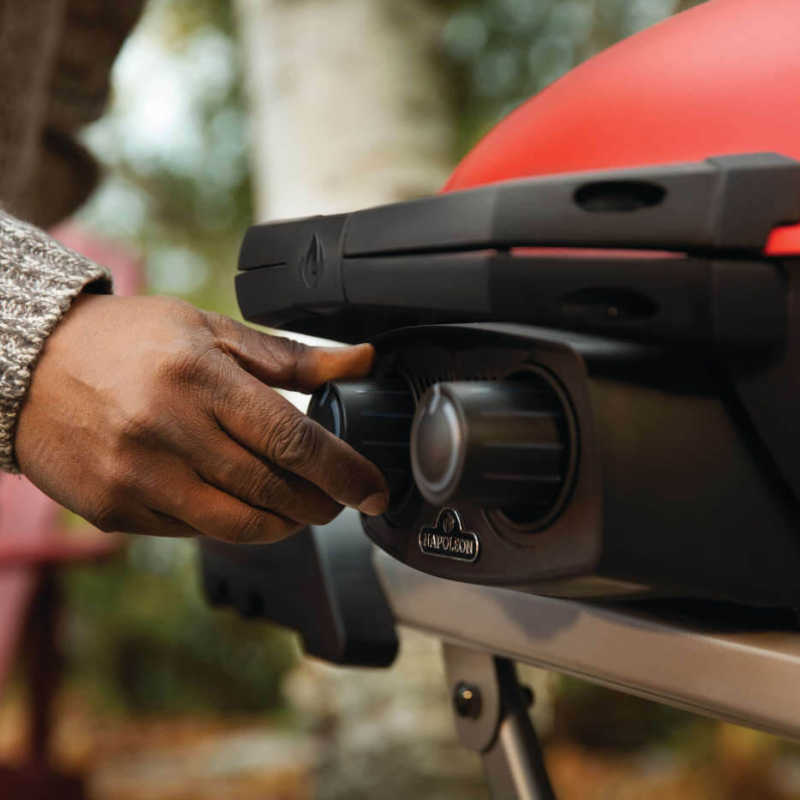 Napoleon TravelQ 285X Portable Propane Grill | Control Knobs