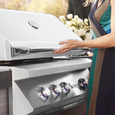 Twin Eagles 36 Grill | Spring Assisted Grill Hood