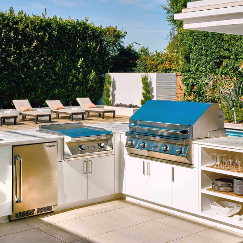 Twin Eagle Teppanyaki Griddle | Shown in Outdoor Kitchen