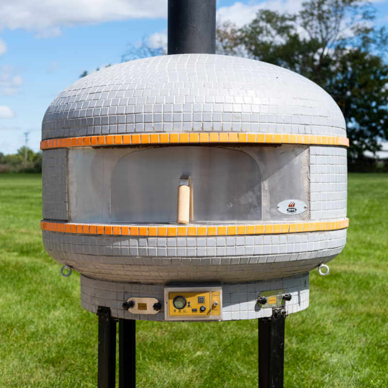 WPPO Lava 40-Inch Digital Wood Fire Pizza Oven | Shown Outside