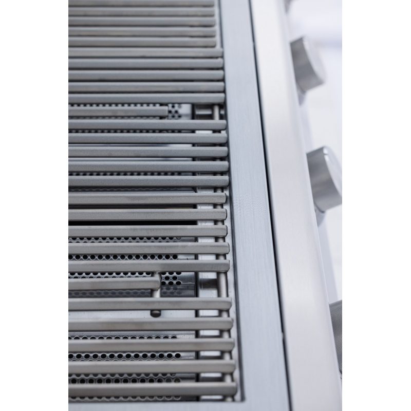 Blaze BCM 32-Inch Freestanding Grill Cooking Grates and Cast Stainless Steel Burners Exposed