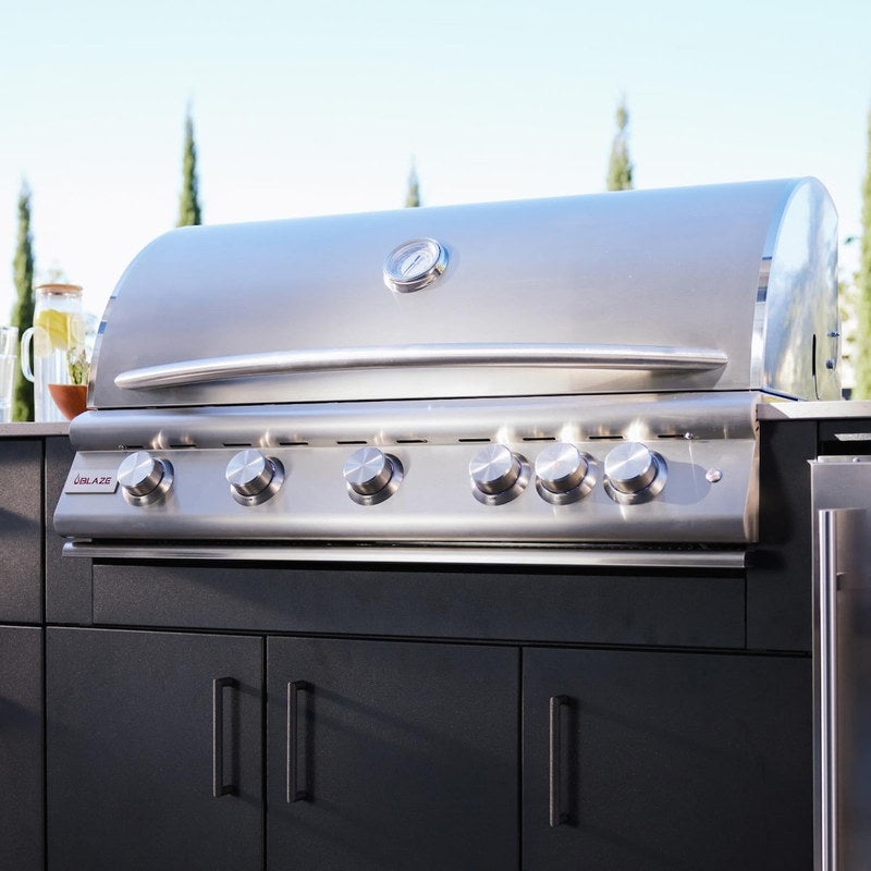 Blaze LTE+ 40-Inch Gas Grill | Shown in Outdoor Kitchen