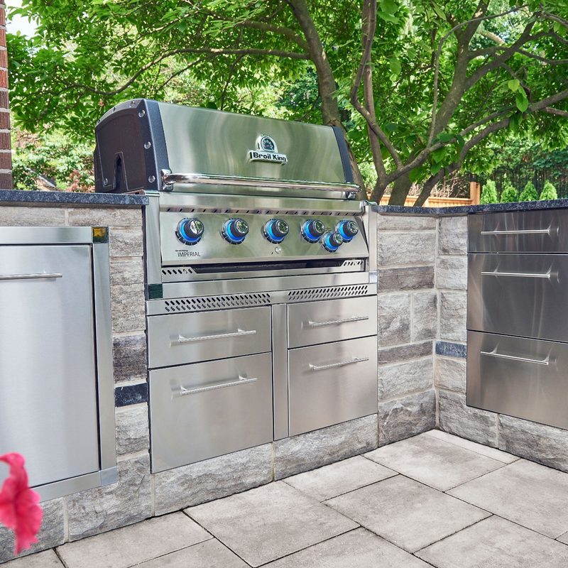 Broil King Imperial S 570 Built-In Grill Outdoor Kitchen Lifestyle