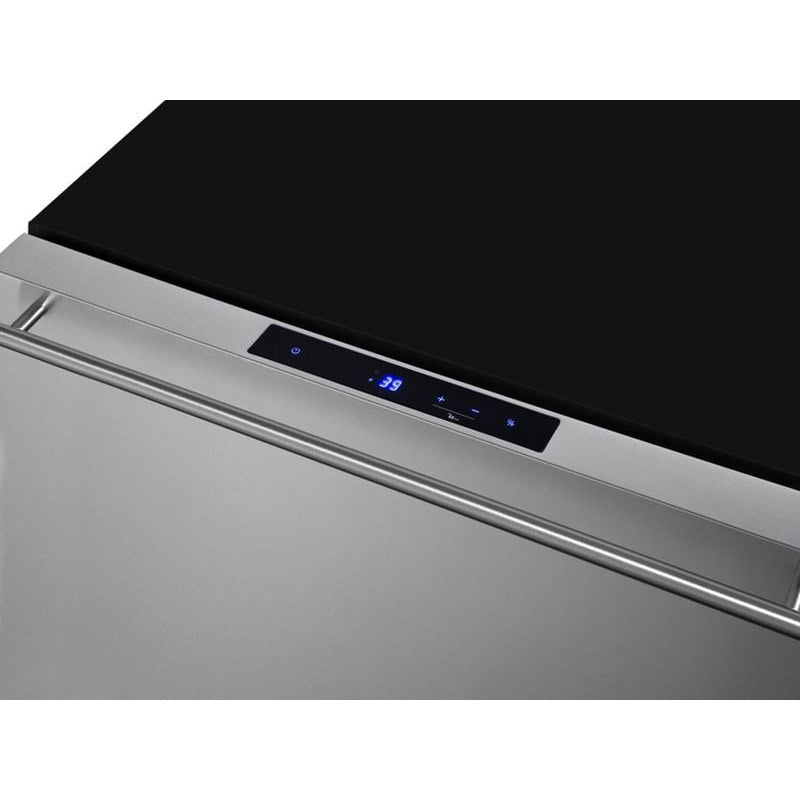 Closeup of the digital thermostat display atop the Summit SPHC30 drawer