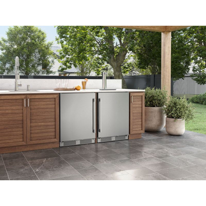 Zephyr Presrv outdoor kegerator in stainless steel built into a wood outdoor kitchen island with the tap tower on the counter.