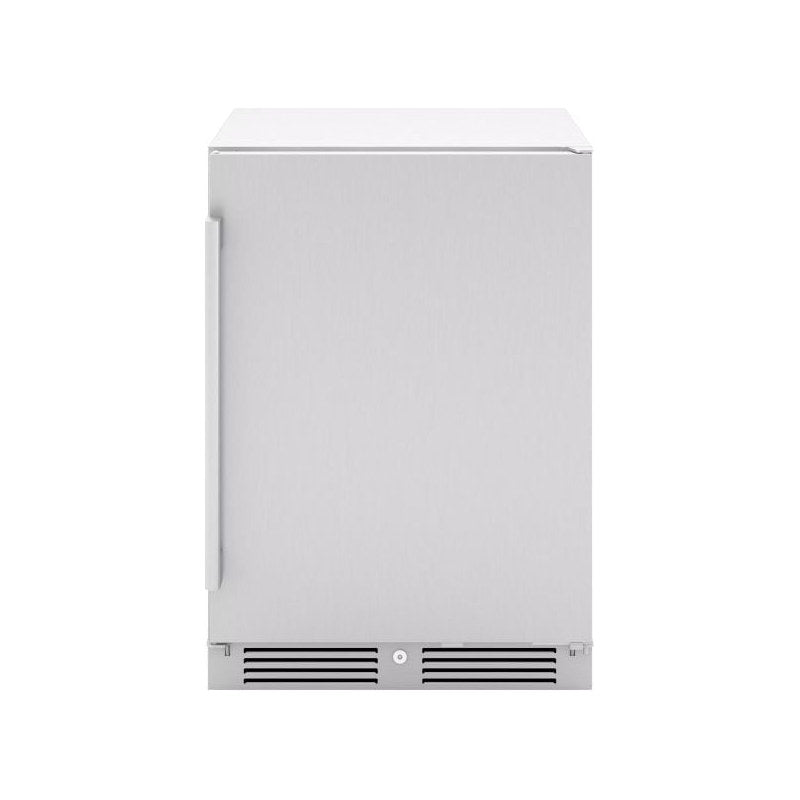 Zephyr Presrv 24-inch outdoor refrigerator front view with the stainless steel pro style handle installed on the door.