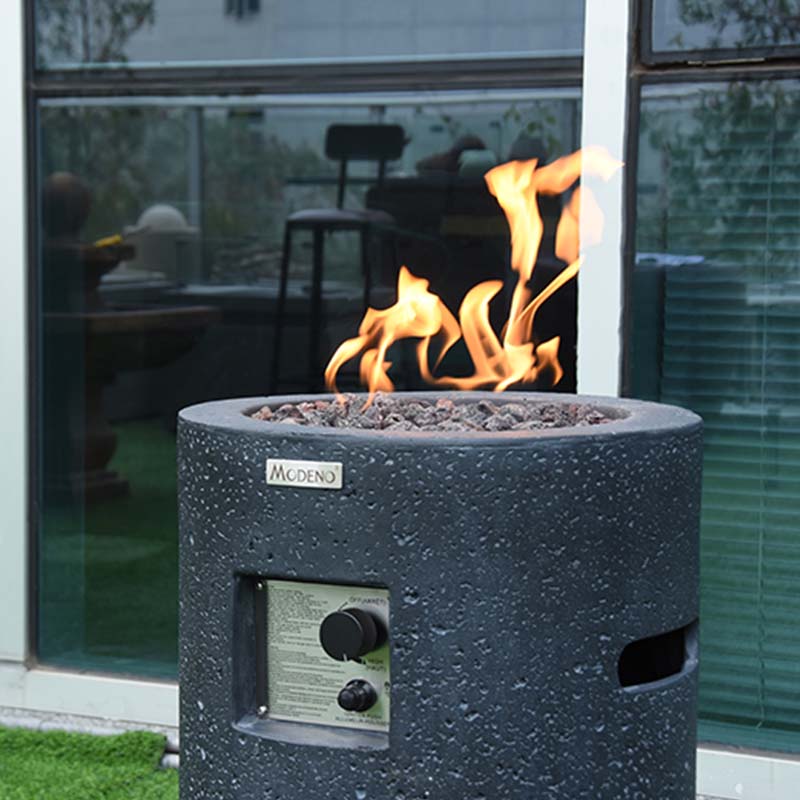 Weather-resistant fire pit for year-round use